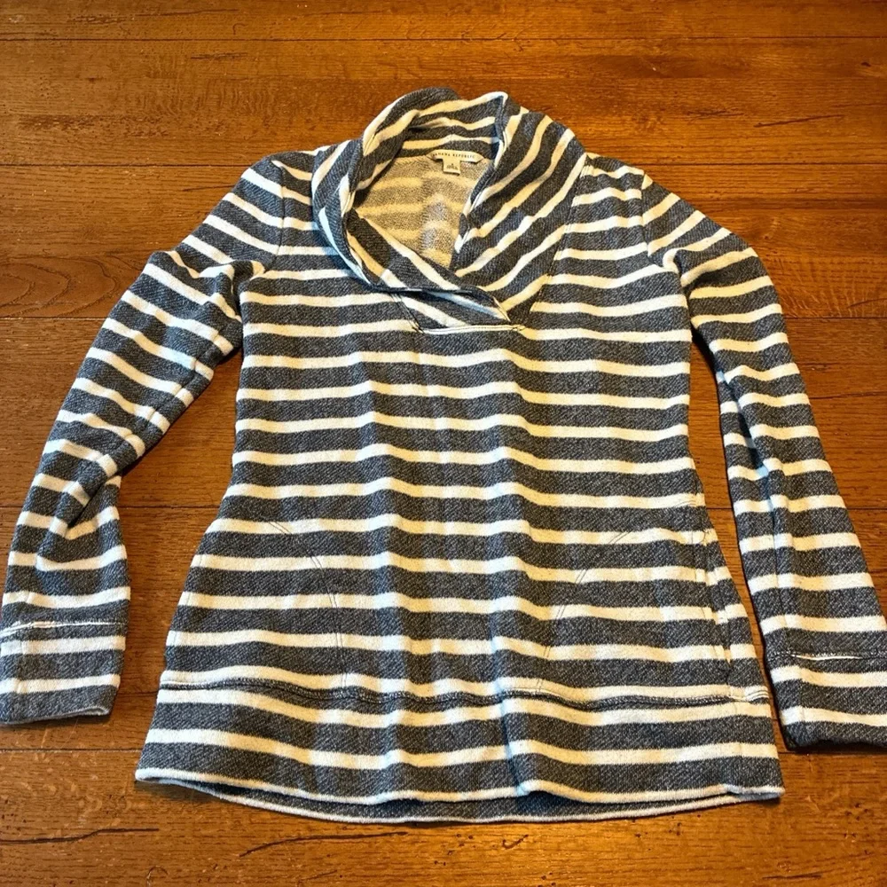 Banana Republic Blue/Gray and White Cowl Neck Sweater